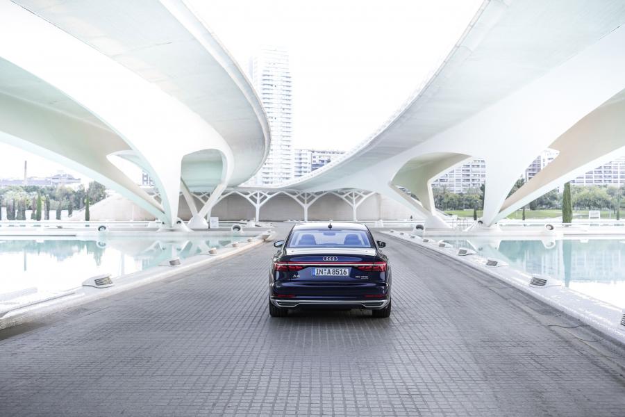  Audi A8 55 TFSI Quattro (D5) 2017 года  (WW) (фото 6 из 40)